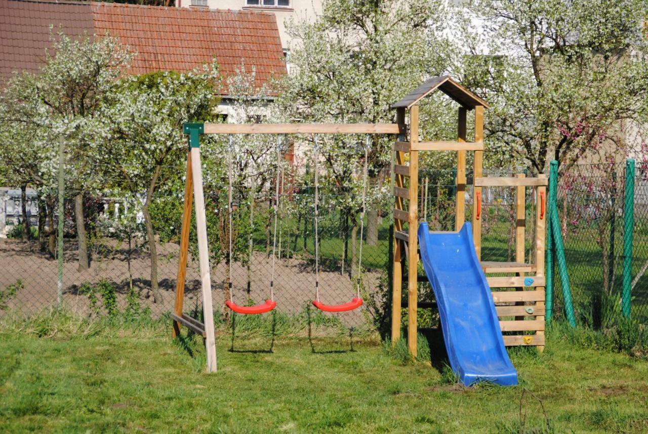 Ferienwohnung Apartman U Lesa Ratiskovice Exterior foto